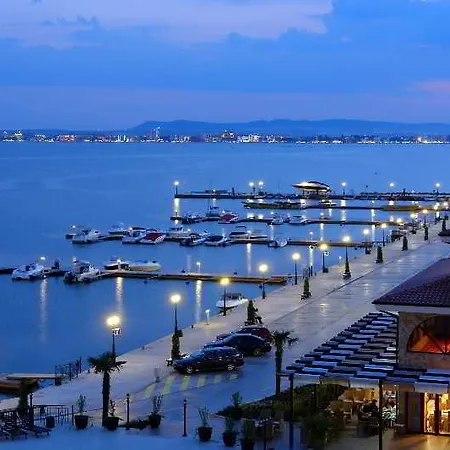 Olymp Apartcomplex 4*